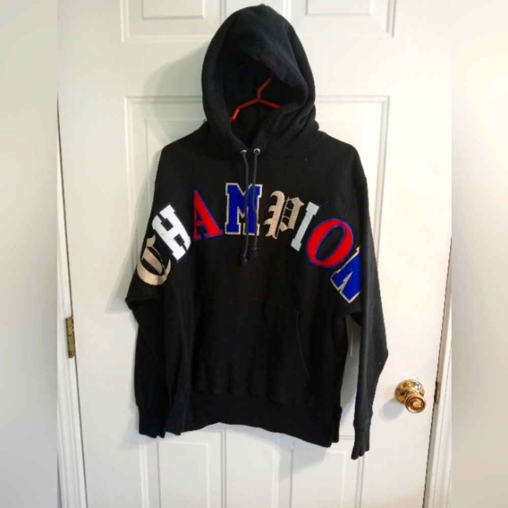 Men's size Large embroidered lettering reverse weave vintage champion Hoodie